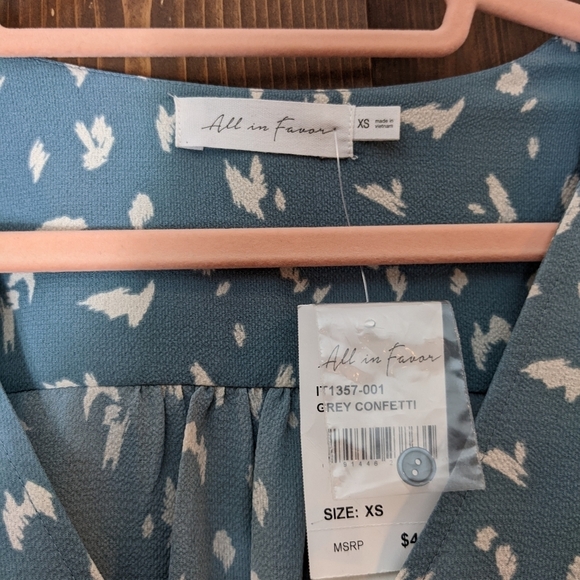 All In Favor Blouse Faux Wrap XS  Blouse - Picture 3 of 7